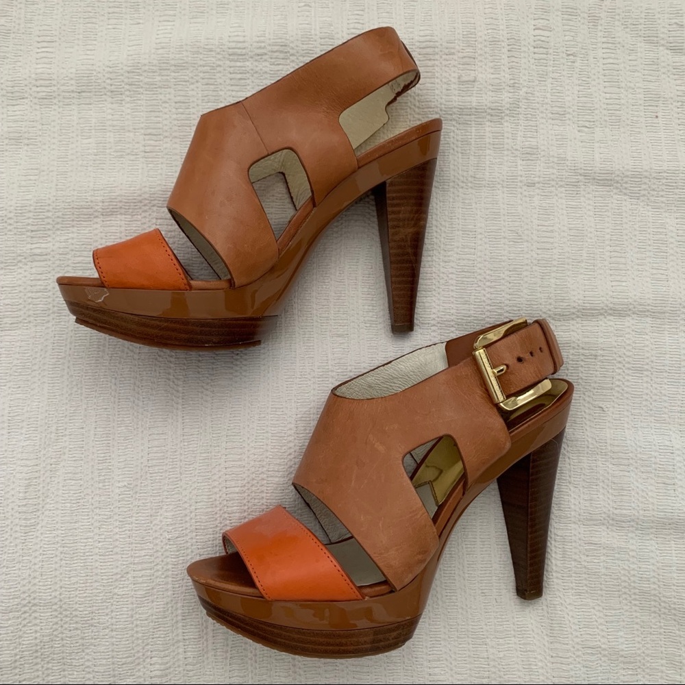 MICHAEL KORS two-toned platform heel